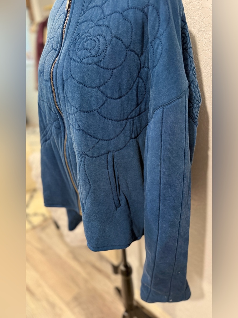 Free People Rose Front Zip Jacket Indigo Blue Floral Quilted Cotton Size L NWOT - Picture 6 of 15